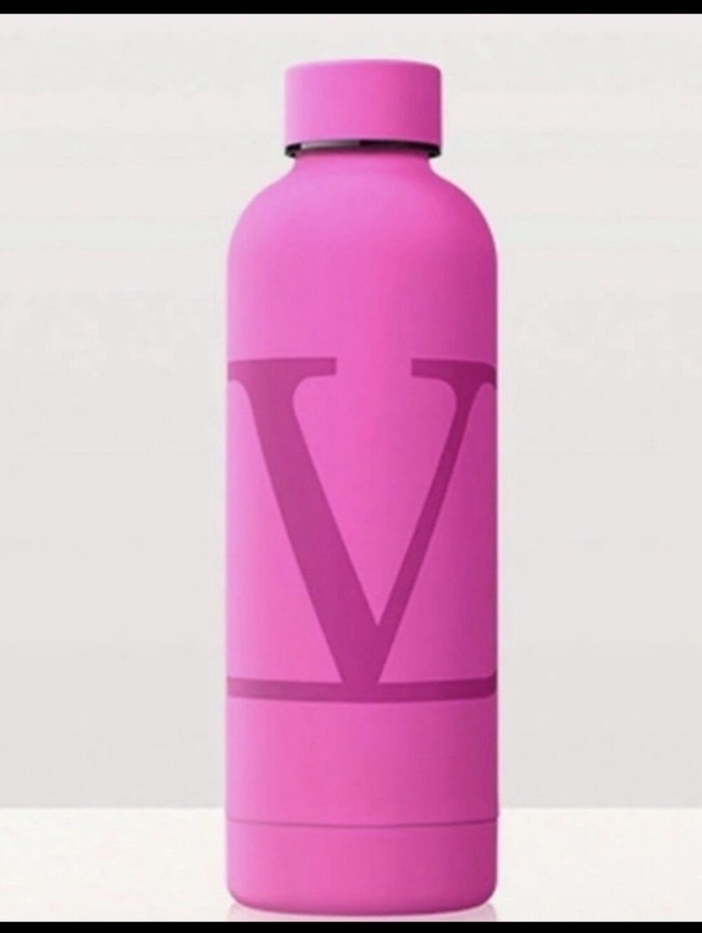 Valentino Beauty Pink Fuschia Water Bottle 32 Oz New In Box